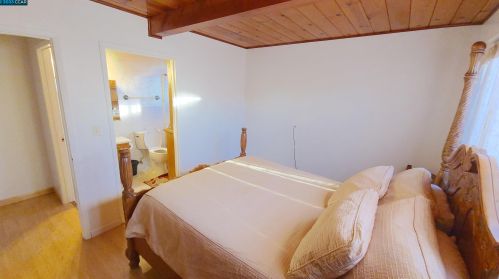 335 Ghormley Ave, Oakland, CA 94603-2127