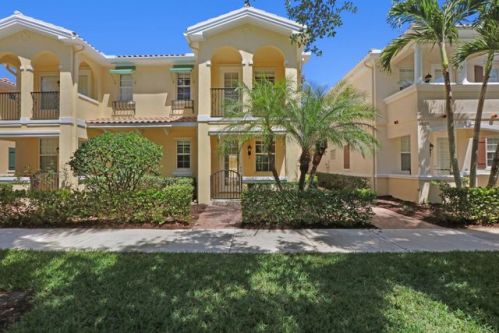 3531 Greenway Dr, Jupiter, FL 33458-8721