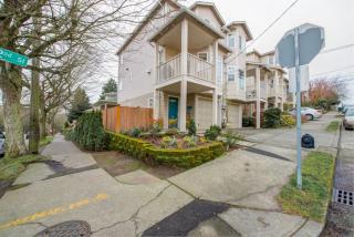 4139 Fremont Ave, Seattle WA  98103-7757 exterior
