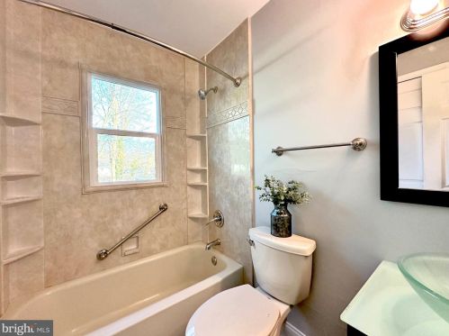 14608 Eastman St, Woodbridge VA  22193-2610 exterior