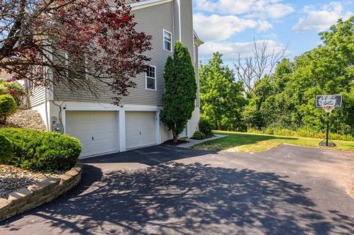 29 Van Scoy Rd, Poughquag, NY 12570-5234