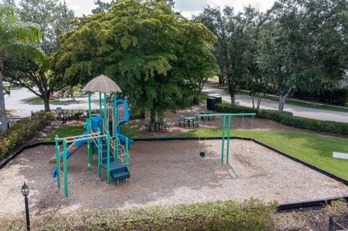 1787 Morning Sun Ln, Naples FL  34119-3320 exterior