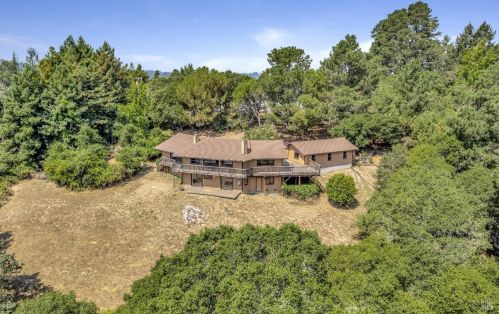 1061 Tilton Rd, Sebastopol, CA 95472-9471