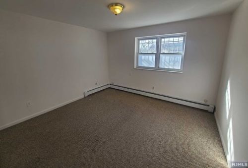 209 8th St, Fairview NJ  07022-1306 exterior