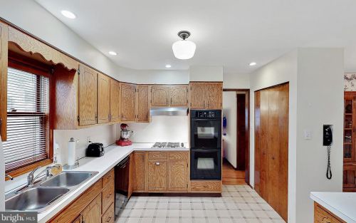 239 High St, Hummelstown PA  17036-2406 exterior