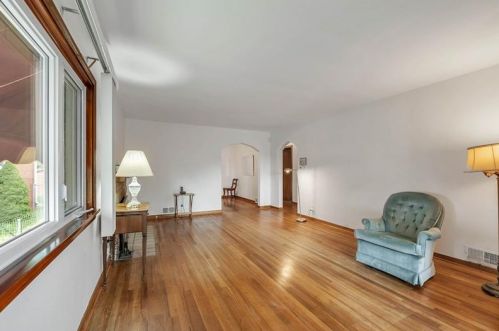 155 Warren Dr, New Kensington PA  15068-5240 exterior