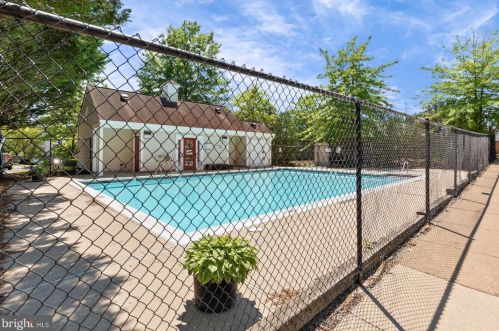 9240 Lorton Valley Rd, Lorton VA  22079-2912 exterior