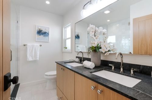 6464 Firmament Ave, Van Nuys CA  91406-6218 exterior