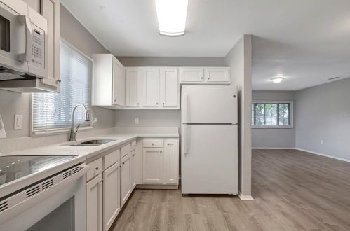 9780 Park Lake Dr, Pinellas Park FL  33782-3563 exterior