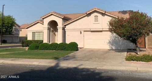 716 Pebble St, Gilbert, AZ 85234-8825