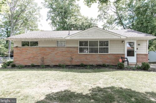 313 Oakwood Dr, Newfield, NJ 08344-9568