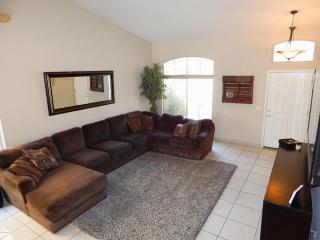 1209 Saint John Rd, Phoenix AZ  85022-2085 exterior