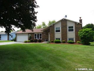 41 Woodsmoke Ln, Rochester, NY 14612-1629