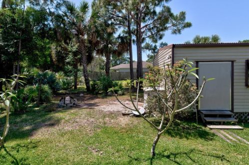 666 Brookedge Ter, Sebastian FL  32958-6117 exterior