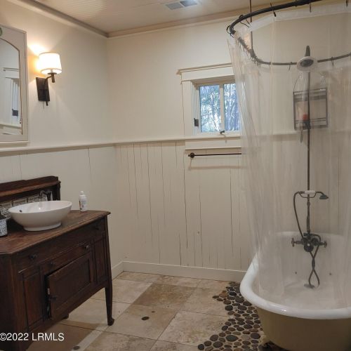 80 Gannet Pt Rd, Beaufort SC  29907-2306 exterior
