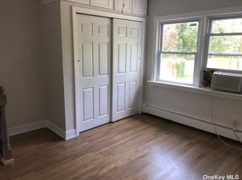 364 Vanderbilt Blvd, Oakdale NY  11769-2038 exterior