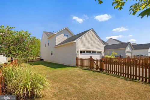 11 Broad Way, Lovettsville VA  20180-8608 exterior