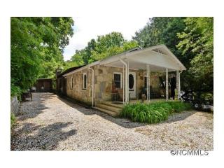 611 Patterson St, Hendersonville NC  28739-6753 exterior