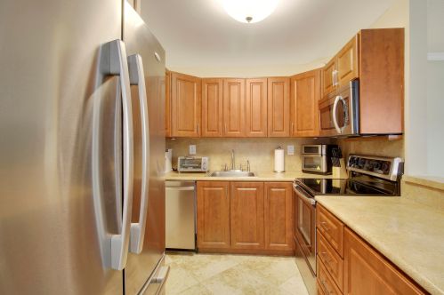 255 Burgundy F, Delray Beach FL  33484-4951 exterior