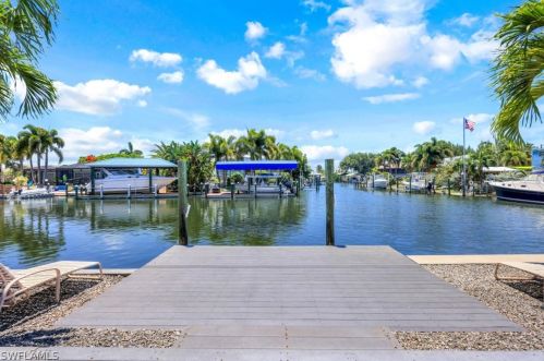 2471 Oleander St, Saint James City, FL 33956-2074