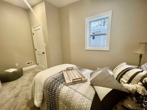 35 Burke St, Nashua NH  03060-4709 exterior