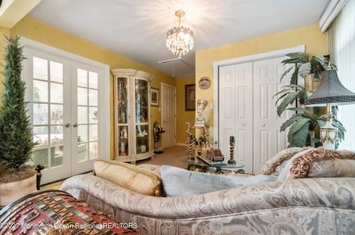 40 Wilson Ave, Morganville NJ  07751-9786 exterior