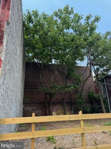 2741 Broad St, Philadelphia, PA 19148-0049