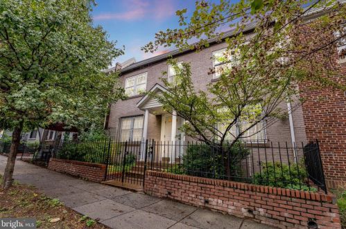 1840 D St, Washington, DC 20003-2412