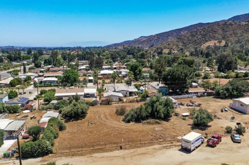 19657 Grand Ave, Lake Elsinore CA  92530-6024 exterior