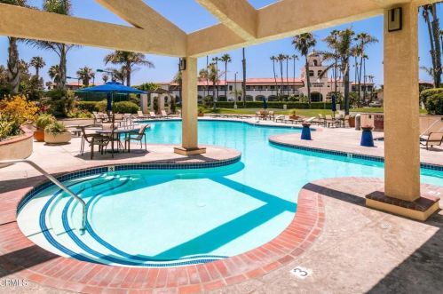 2043 Majorca Dr, Oxnard CA exterior