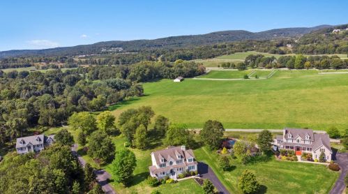 39 Robin Ct, Poughquag NY  12570-4508 exterior