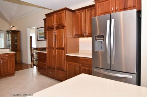 18 Bagy Wrinkle Cv, Warren RI  02885-4115 exterior
