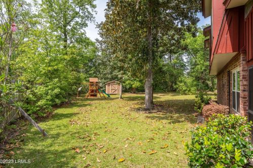 989 Dowlingwood Dr, Beaufort SC  29902-6323 exterior