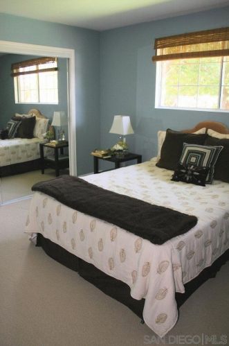 1876 Kurenda Way, Vista CA  92083-7637 exterior