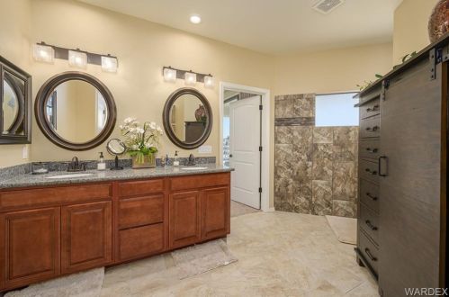 3003 Camino Del Rio, Bullhead City AZ  86442-7885 exterior