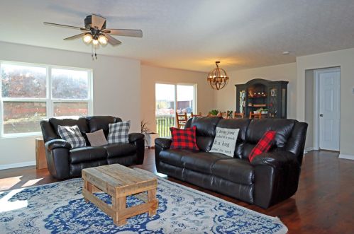 5241 Johnstown Utica Rd, Johnstown, OH 43031-9409