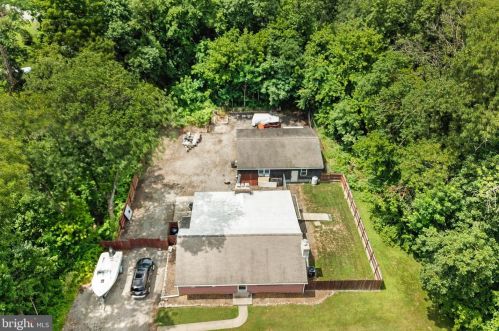 742 Meetinghouse Rd, Boothwyn, PA 19061-3503