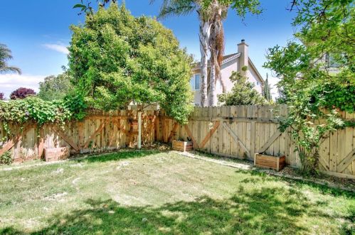 361 Majestic Dr, Hollister CA  95023-7032 exterior
