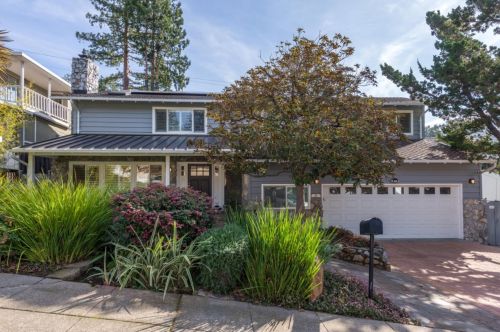 31 Foss Dr, Redwood City, CA 94062-3027