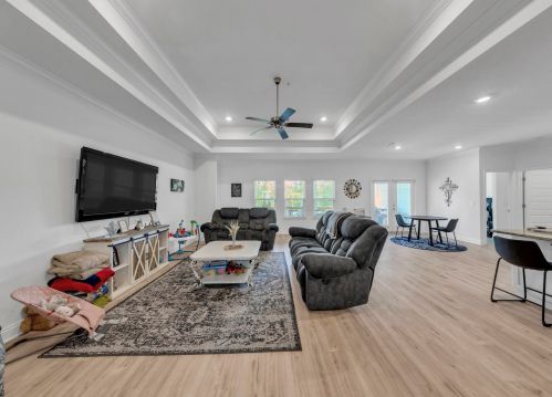 69 Hammock Oaks Blvd, Freeport FL  32439 exterior