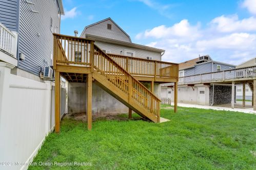 16 Barberie Ave, Monmouth Hills NJ  07732-1520 exterior