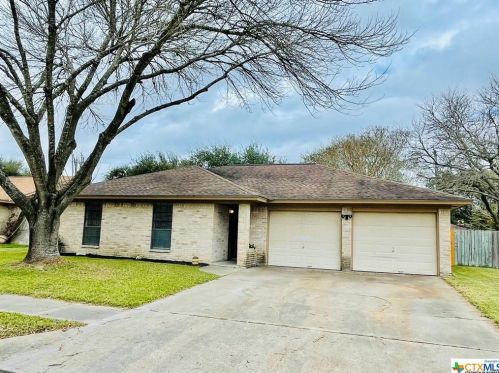 214 Williamsburg Ave, Victoria, TX 77904-2534