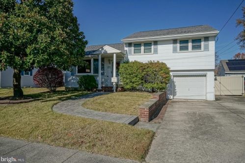 13 Hickory Rd, West Deptford, NJ 08096-6304