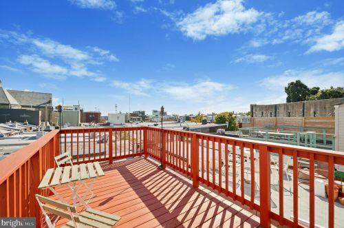 1419 4 St, Philadelphia PA  19147-0059 exterior