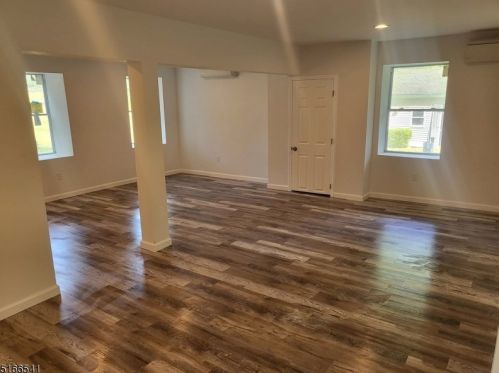 18 Berry Ln, West Milford NJ  07480-3632 exterior