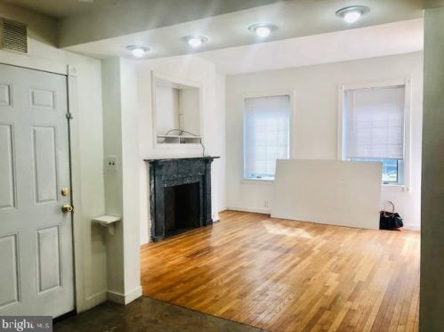 155 Fairmount Ave, Philadelphia PA  19123-3019 exterior