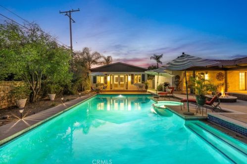 1350 Comstock Ave, Glendora CA 91741-2721 exterior