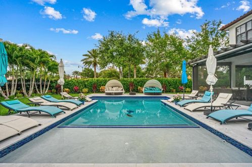 8537 39th Ct, Hollywood, FL 33024-5045