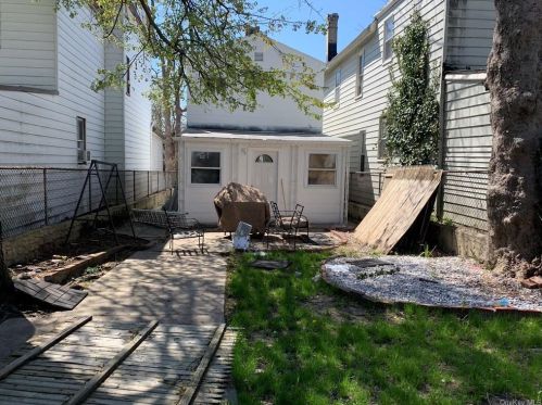 327 6th Ave, Mount Vernon NY  10550-4113 exterior