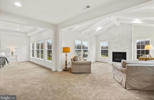 10244 Forest Lake Dr, Great Falls VA  22066-3609 exterior